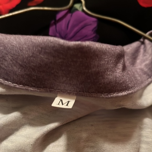 Mountain Scene Top Size Medium - Picture 5 of 6